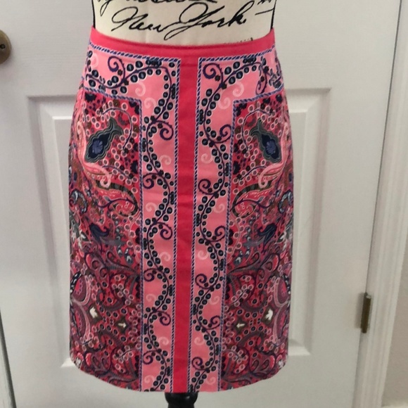 ANTONIO MELANI Dresses & Skirts - Antonio Melani coral, navy print skirt